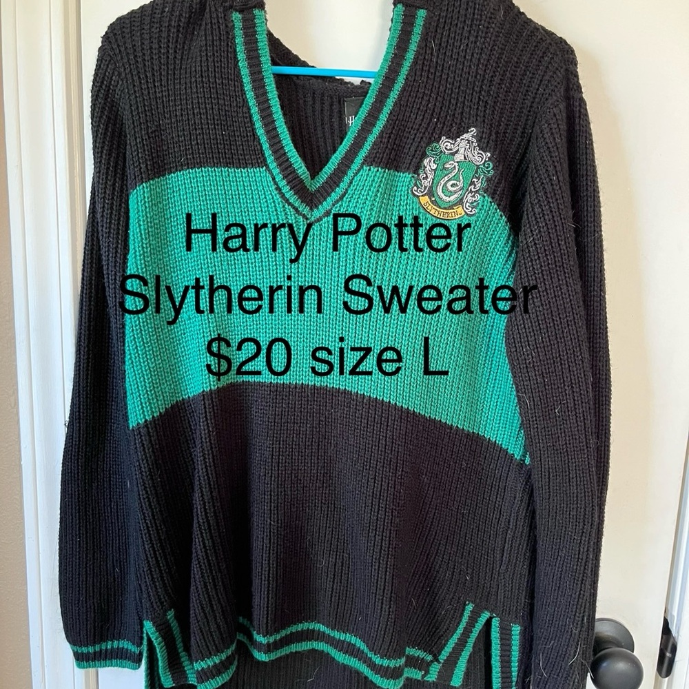 Slytherin V-Neck Sweater - Black and Green